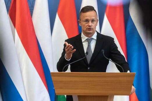 Угорщина не дозволить поставки зброї в країну та не відмовиться від газу і нафти з РФ