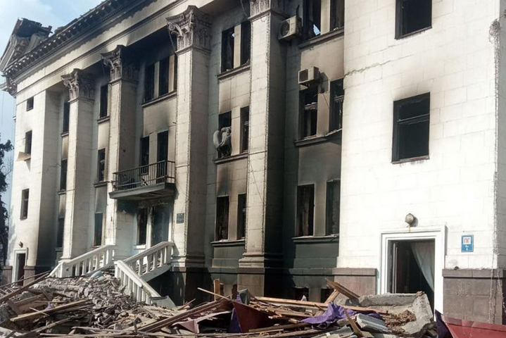 Драмтеатр в Мариуполе: из-за бомбежки погибли около 300 человек
