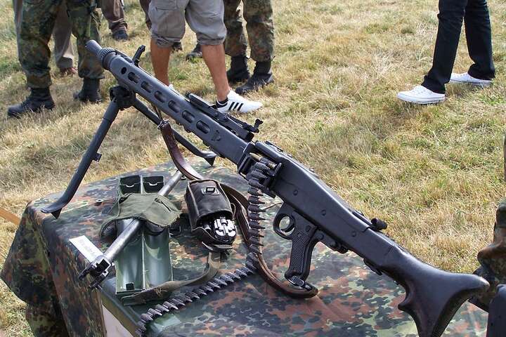Нова партія зброї прибула до України з Німеччини