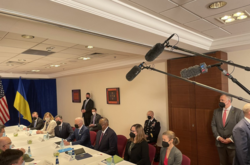 Байден проводить зустріч з Кулебою і Рєзніковим у Польщі: перші подробиці