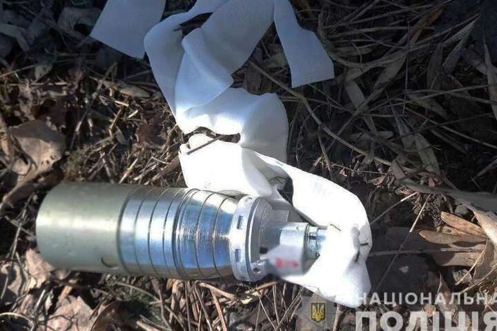 Рашисти обстріляли Красногорівку касетними снарядами