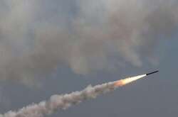 Росіяни зруйнували ракетами нафтобазу на Рівненщині, вона догорає