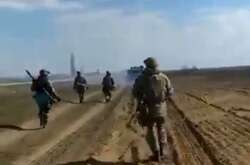 Украинские воины пешком освобождают степи Таврии (видео)