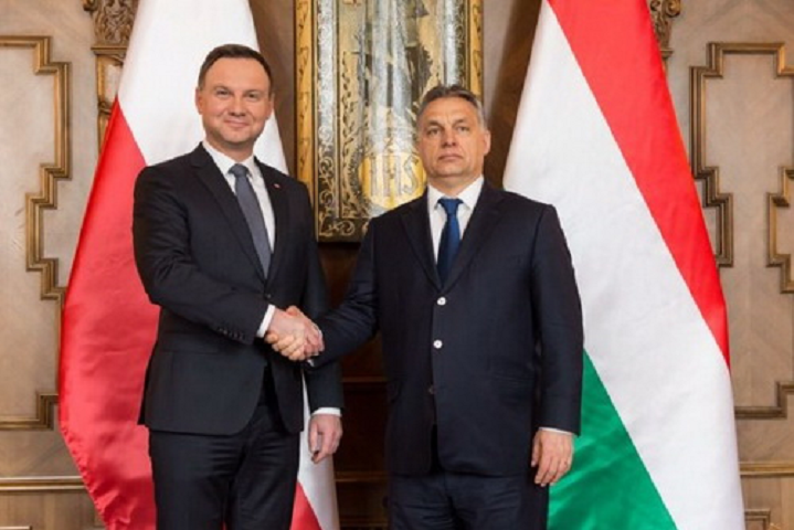Позиція Орбана щодо України дорого обійдеться Угорщині, – Дуда
