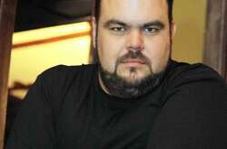 Сергей Кобзарь разложил карты Таро