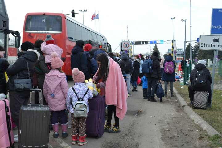 Половина біженців з України – діти