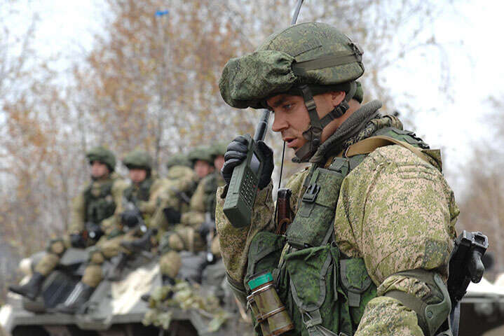 Українські солдати «глушать» радіоефір хеві-металом, щоб заважати окупантам – The Economist