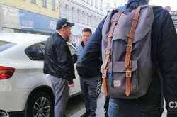 Колишній голова Конституційного суду втік з України