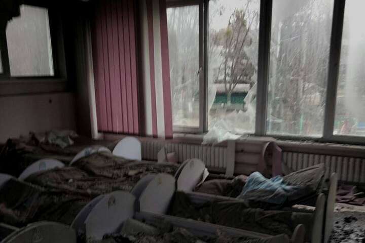 Окупанти вщент знищили дитячий садочок у Харкові. Страшні фото 