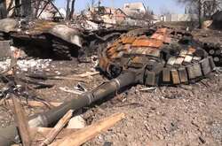 От оккупантов остались только обгоревшие танки