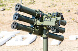 Дальність польоту ракети більша, ніж в інших порівнюваних ПЗРК – до 5,5 км, трохи більше ніж 4,8 км для Stinger. Висота польоту до 1 км