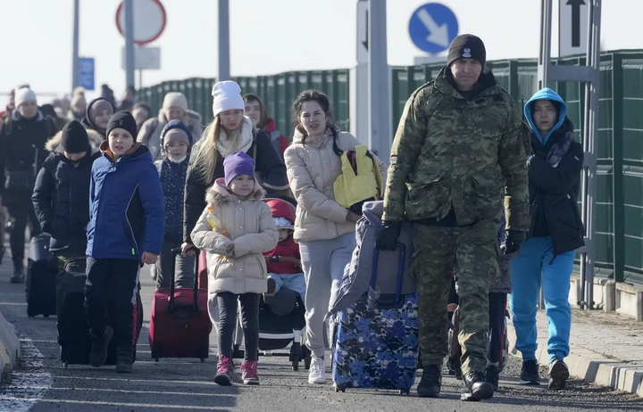Беженцами в мире стала почти десятая часть населения Украины