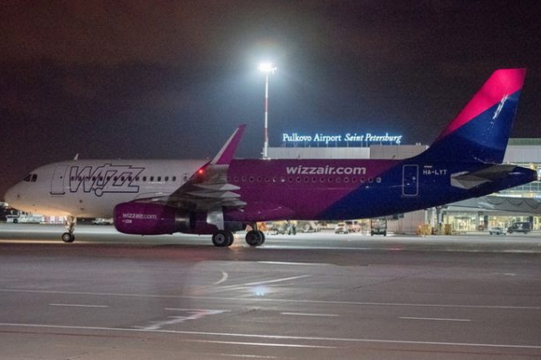 Угорський лоукостер WizzAir знову продає квитки з Росії