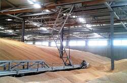 Під час обстрілів російські військові пошкоджують зерносховища