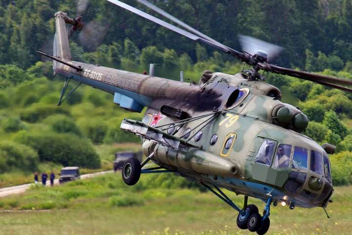 Українські вояки у незвичний спосіб знищили два вертольоти Мі-8 (відео)
