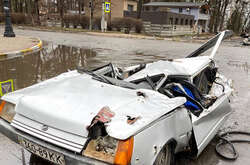 Водія  « Славути »  і саму автівку переїхав ворожий БМП у Бучі, тіло людини досі в машині