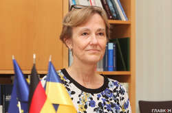  Посол Німеччини в Україні Анка Фельдгузен 