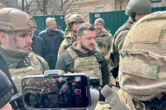  Зеленський побував на знищеній окупантами Київщині (відео)