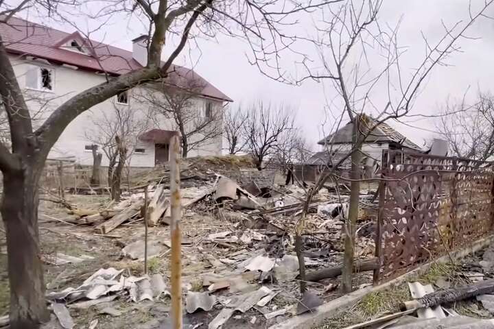 Село Гоголів під Києвом руйнували російські авіабомби та місцевий піп (відео)