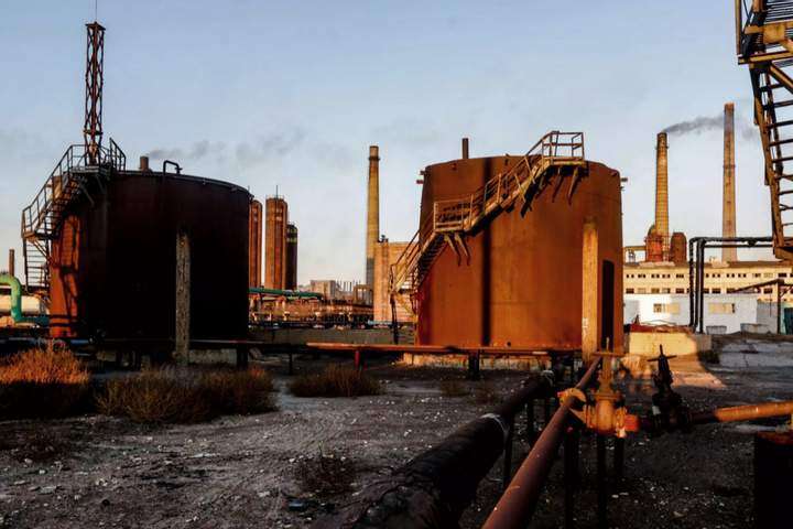 Окупанти обстріляли хімічний завод у зоні ООС