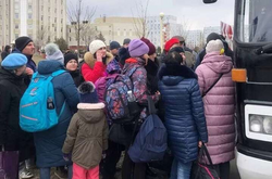 На блокпосте в Васильевке сейчас ждут разрешения на проезд 15 автобусов для эвакуации людей из Бердянска