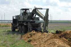 У Бєлгородській області Росії почали рити окопи (відео)