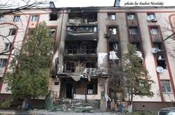 Рашисти залишали у квартирах Бучі розтяжки, якщо знаходили українську символіку