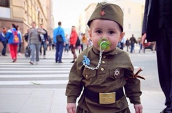  Со времени окупации Крыма военный угар в российском обществе докатился даже до самых маленьких граждан 