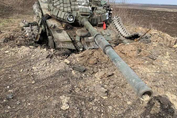 Українські військові на Сході знищили літак і три ворожі танки
