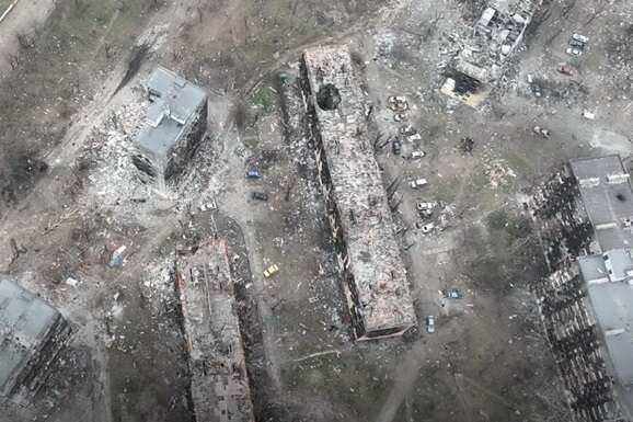 Рашисти розбомбили лікарню в Маріуполі: заживо згоріли пів сотні людей