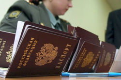 Окупанти роздали 12 тисяч паспортів депортованим українцям 
