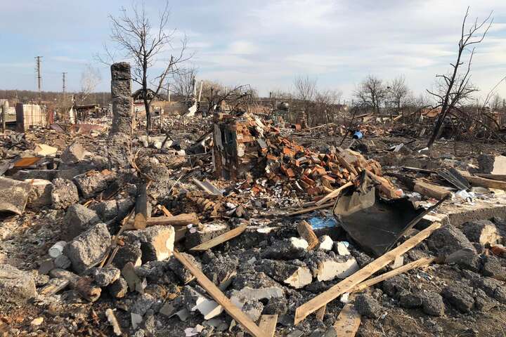 Рашисти до фундаментів зруйнували передмістя Чернігова (фото)
