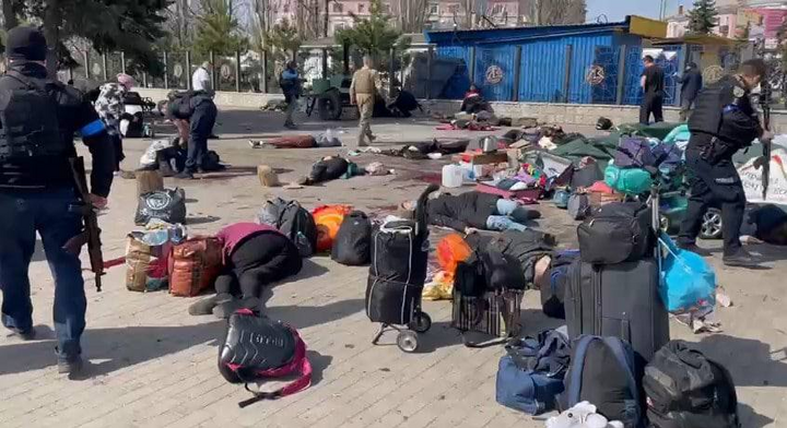 Удар по вокзалу в Краматорске: более 30 погибших (фото)