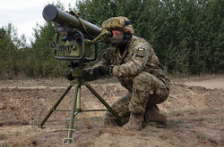  Украинские военные уничтожили вражеский вертолет-разведчик 