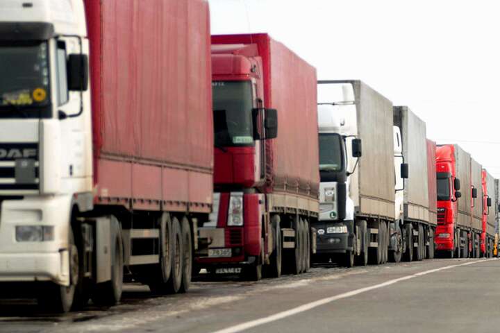 Фінляндія забороняє в'їзд для вантажівок із РФ та Білорусі