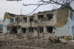 Росіяни інтенсивно обстрілювали Дергачі: пошкоджено лікарню, амбулаторію та житлові будинки