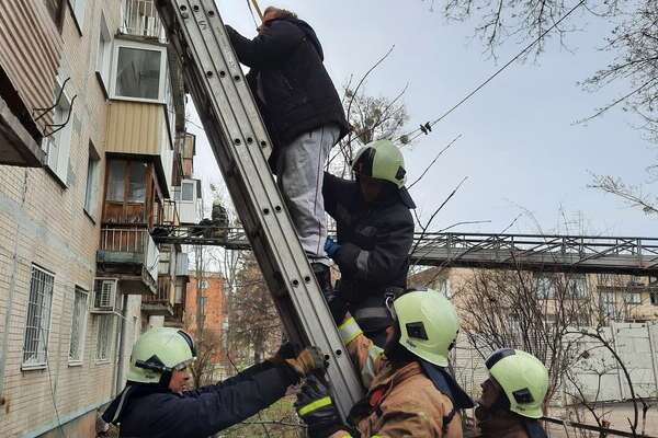 Оккупанты нанесли ракетный удар по Харькову: обрушился дом (фото)