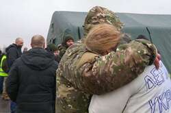 Домой возвращаются 12 украинских военных