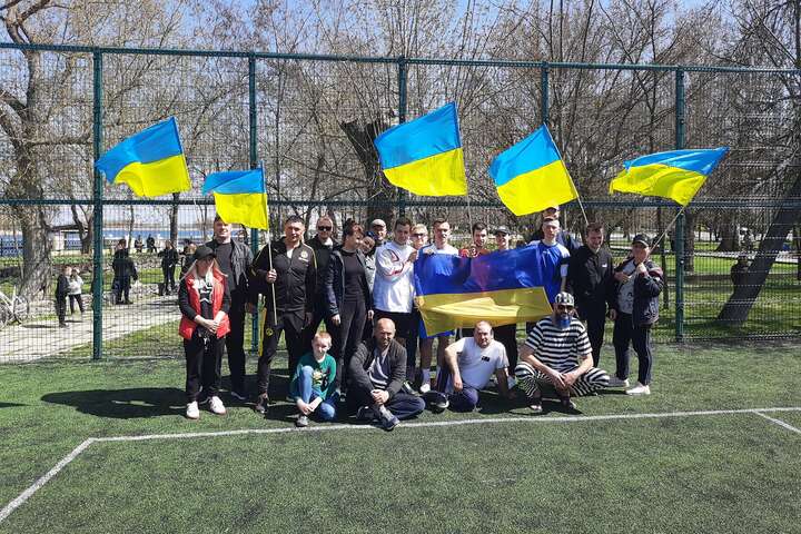 В окупованій Голій Пристані пройшов турнір з міні-футболу під українськими прапорами