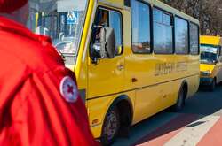 Окупанти затримали евакуаційну колону на шляху до Бердянська