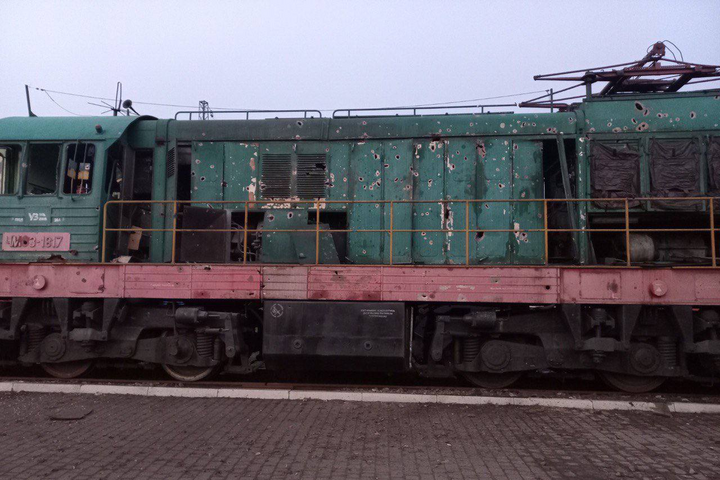 Оккупанты обстреляли еще одну железнодорожную станцию на востоке Украины