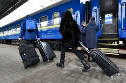 Могут ли уволить с работы из-за выезда за границу без предупреждения: разъяснение