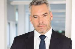 Канцлер Австрії Негаммер прилетів до Москви, щоб передати Путіну - санкції будуть лише посилюватися