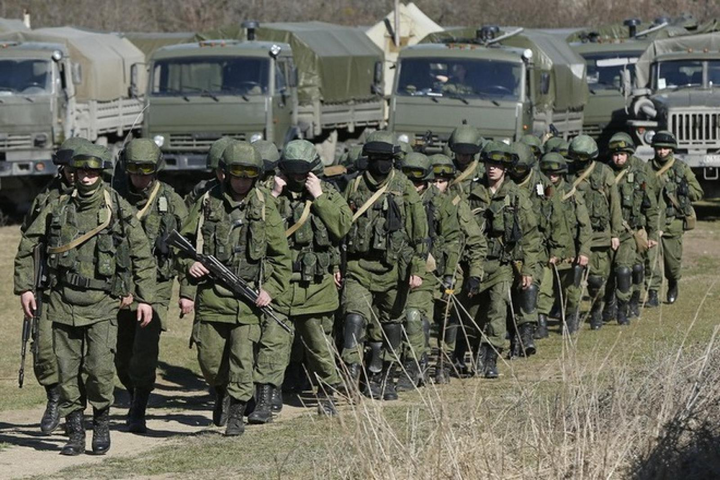 РФ стягивает новые войска и авиацию к восточным границам Украины – Генштаб