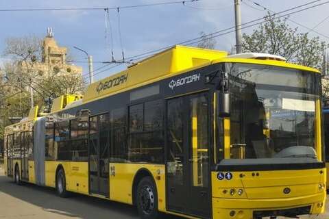 У Києві запрацювали деякі трамвайні та тролейбусні маршрути