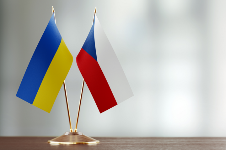 Громадяни Чехії зібрали майже €40 млн на зброю для України