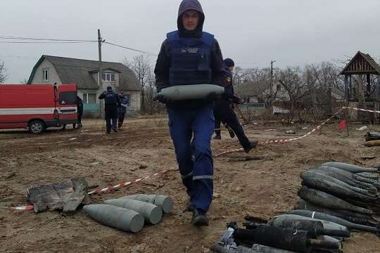 Рятувальники попередили про шахраїв, які «обстежують» будинки для розмінування
