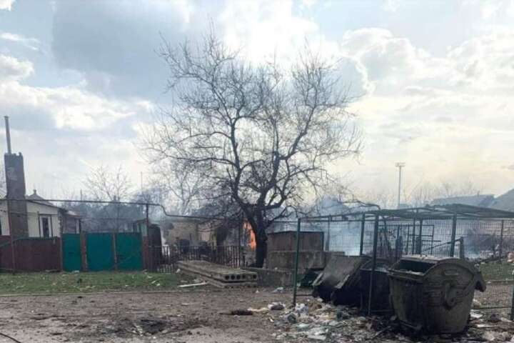 Луганщина: окупанти обстріляли Золоте, зруйновані будівлі