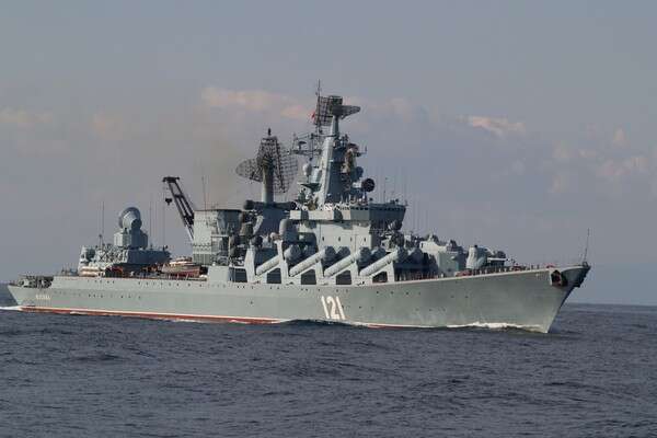 Що трапилось із крейсером «Москва». Кремль почав «підчищати» свої заяви