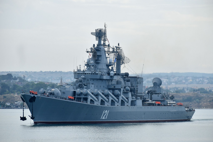 Российский крейсер «Москва» идет под воду – Оперативное командование «Юг»